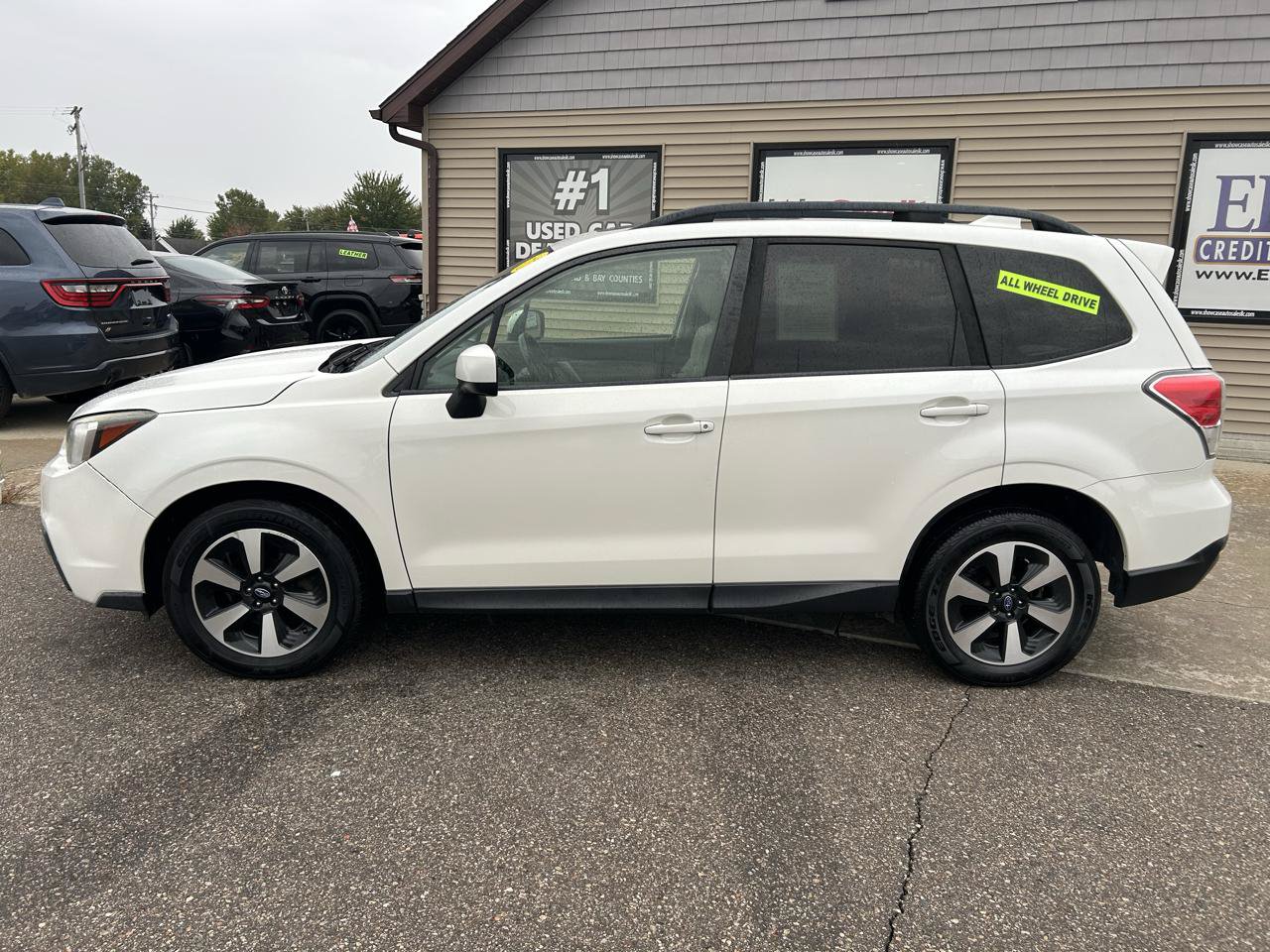 Used 2017 Subaru Forester 2.5i Premium w/ All-Weather Package AWD/4WD image 8