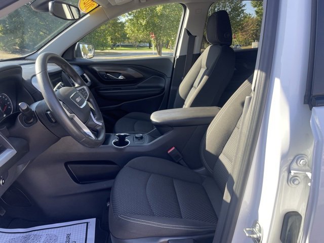 Used 2024 GMC Terrain SLE image 13