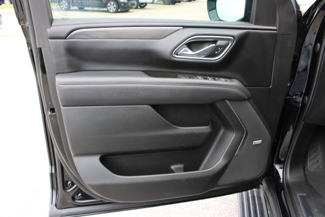 Used 2023 GMC Yukon AT4 w/ AT4 Premium Package AWD/4WD image 14