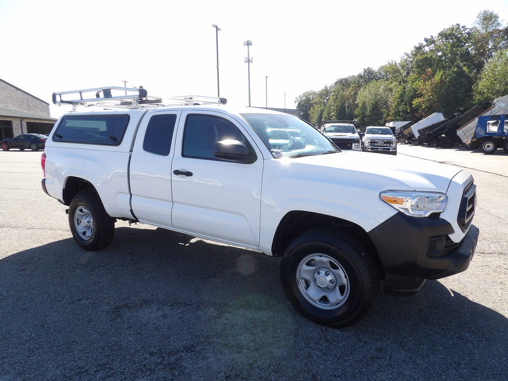 Used 2022 Toyota Tacoma SR image 10
