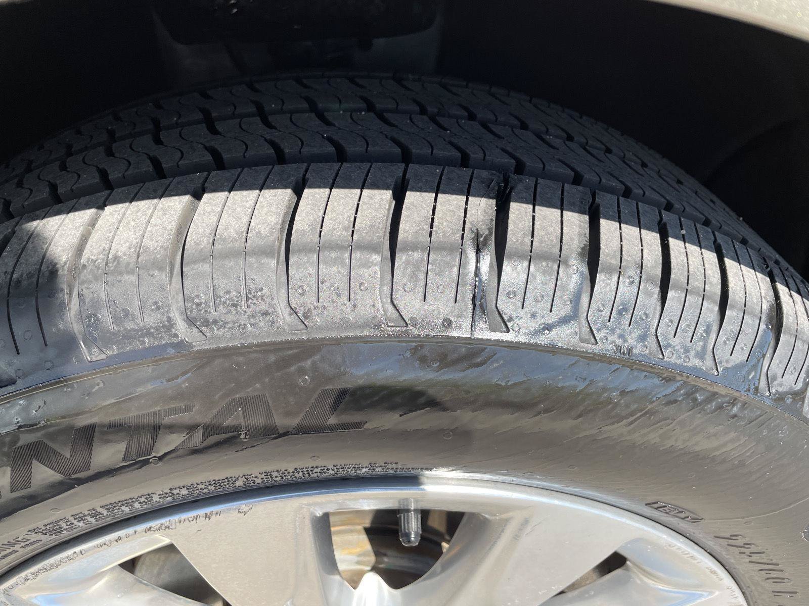 Used 2017 Buick Envision Essence w/ LPO, Hit The Road Package FWD image 8
