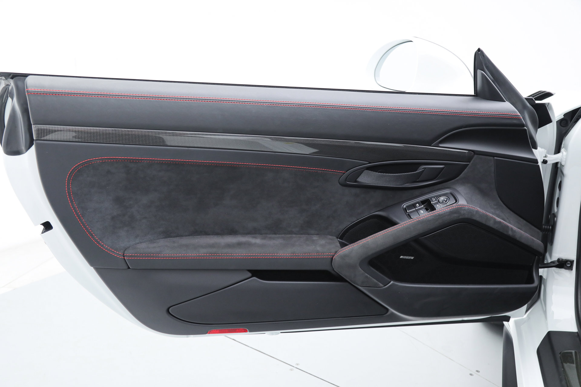 Used 2018 Porsche 911 GT2 RS image 27