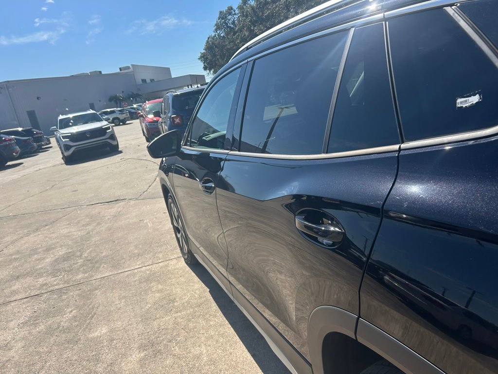 Used 2025 Volkswagen Tiguan S image 29