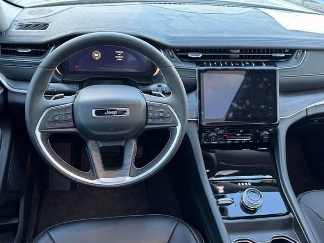 Certified 2024 Jeep Grand Cherokee Limited w/ Black Appearance Package image 20