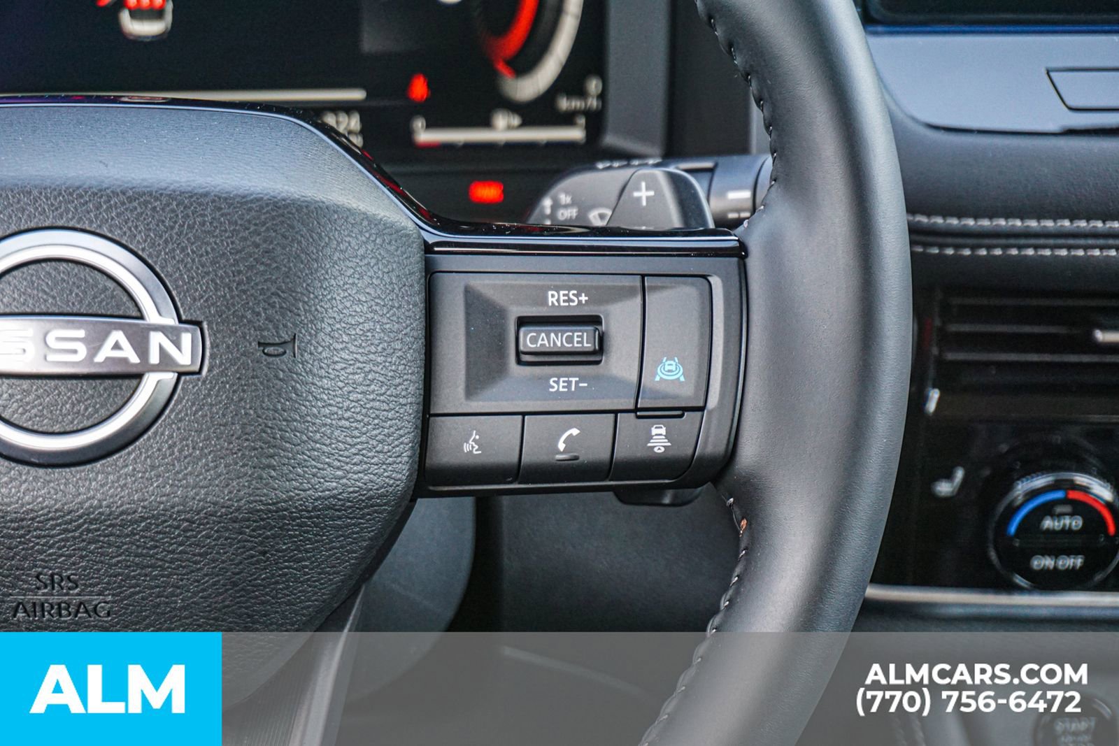 Used 2025 Nissan Rogue Platinum FWD image 35