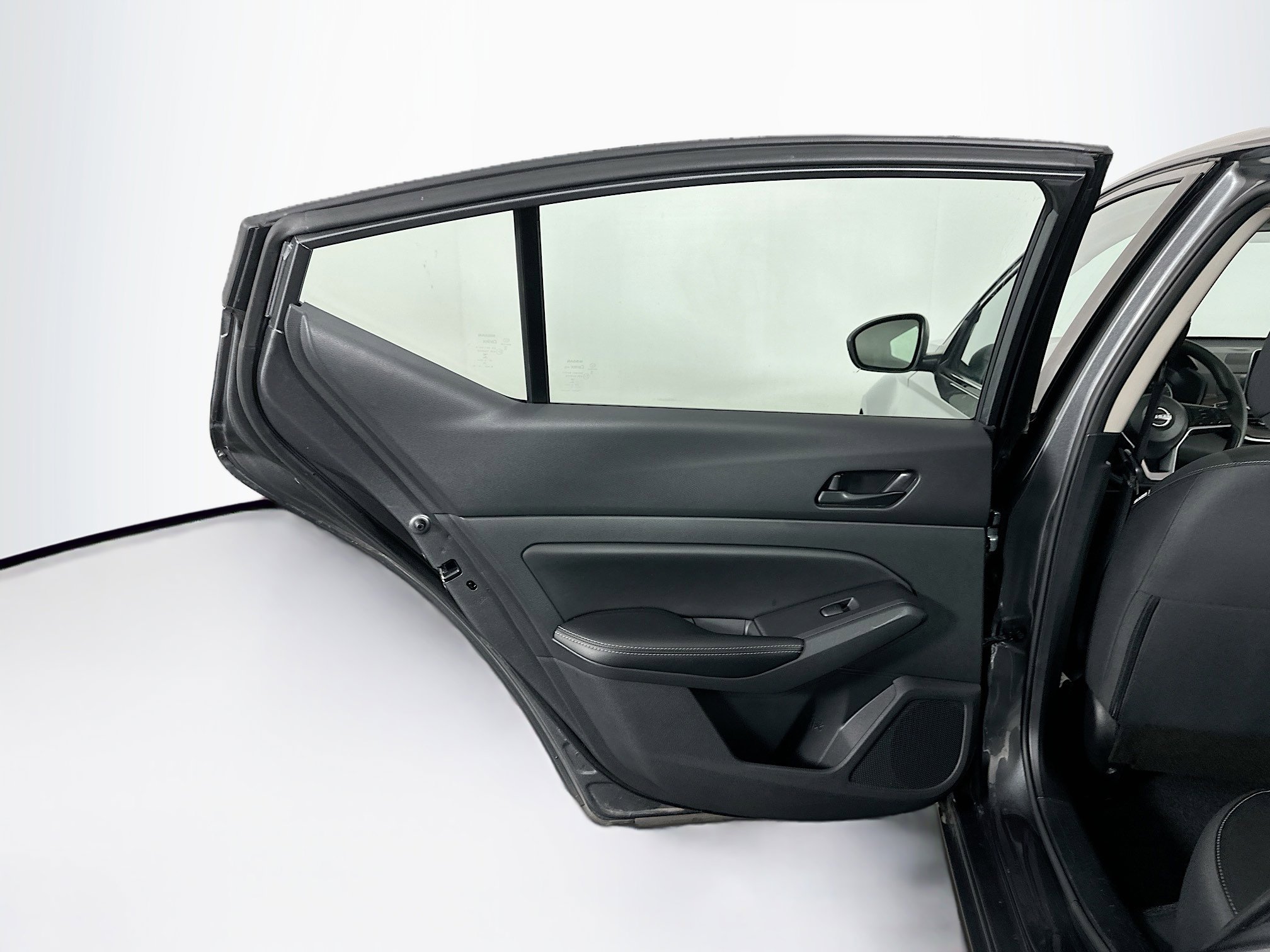 Used 2025 Nissan Altima 2.5 SV image 24