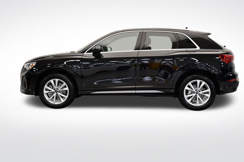 Used 2025 Audi Q3 2.0T Premium w/ Convenience Package AWD/4WD image 2