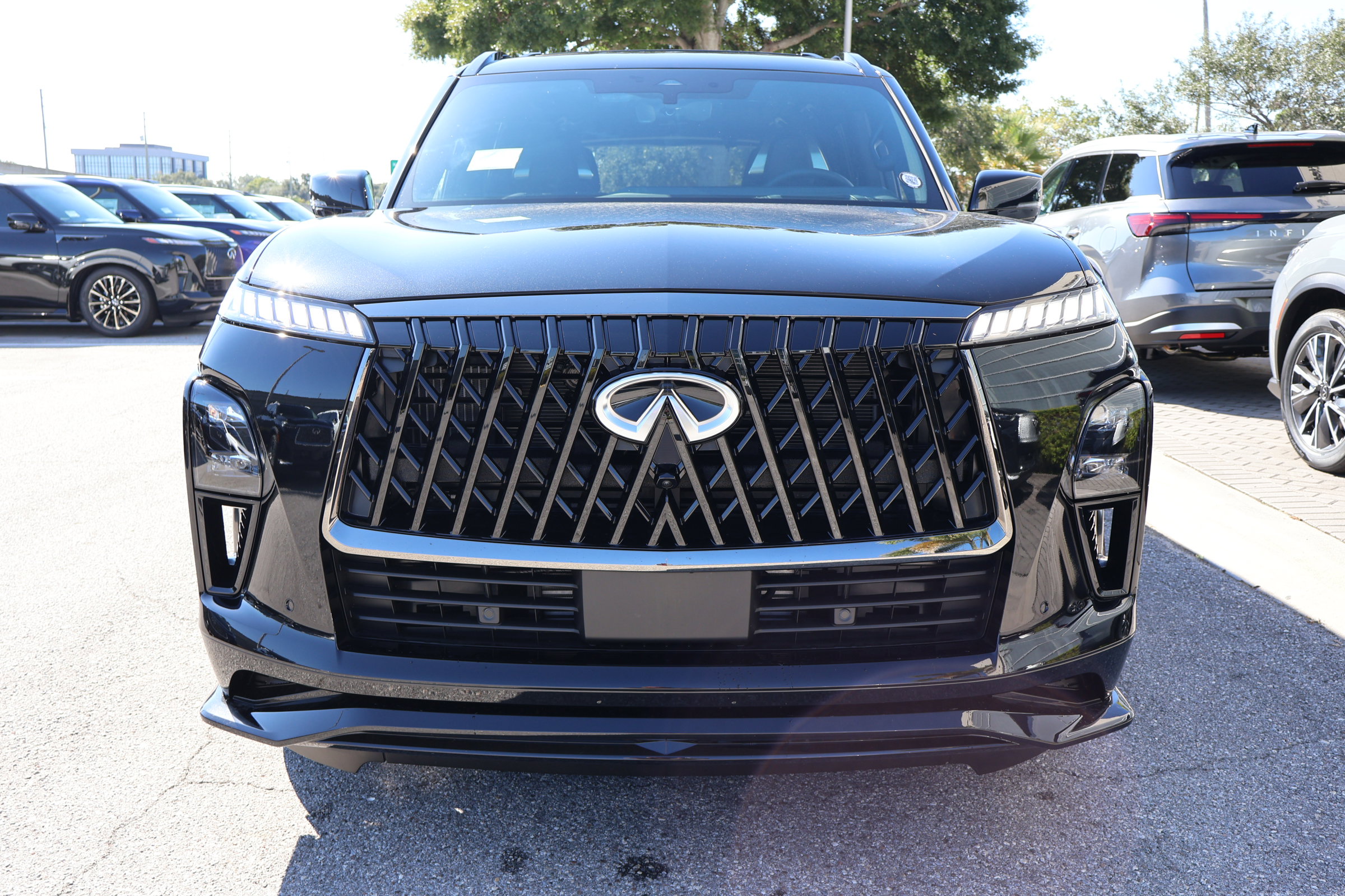 New 2026 INFINITI QX80 4WD image 9