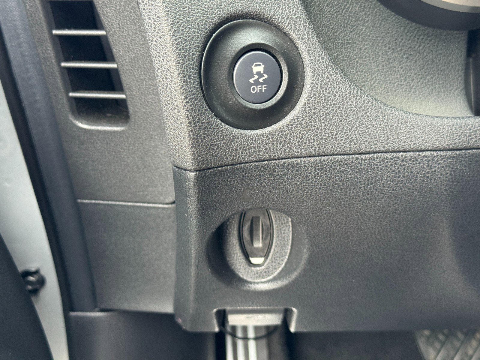 Used 2020 Nissan 370Z Coupe image 17