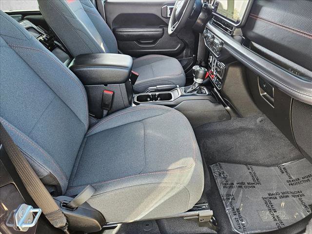 Used 2025 Jeep Wrangler Rubicon w/ Convenience Group image 19