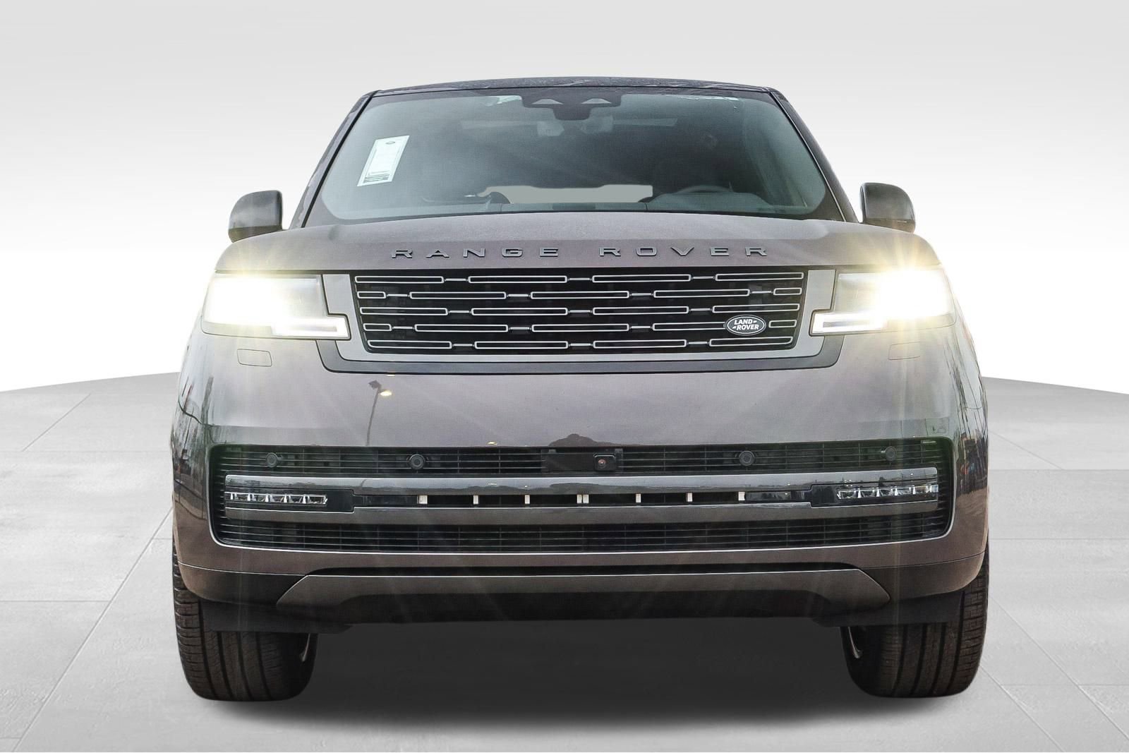 New 2026 Land Rover Range Rover SE image 2