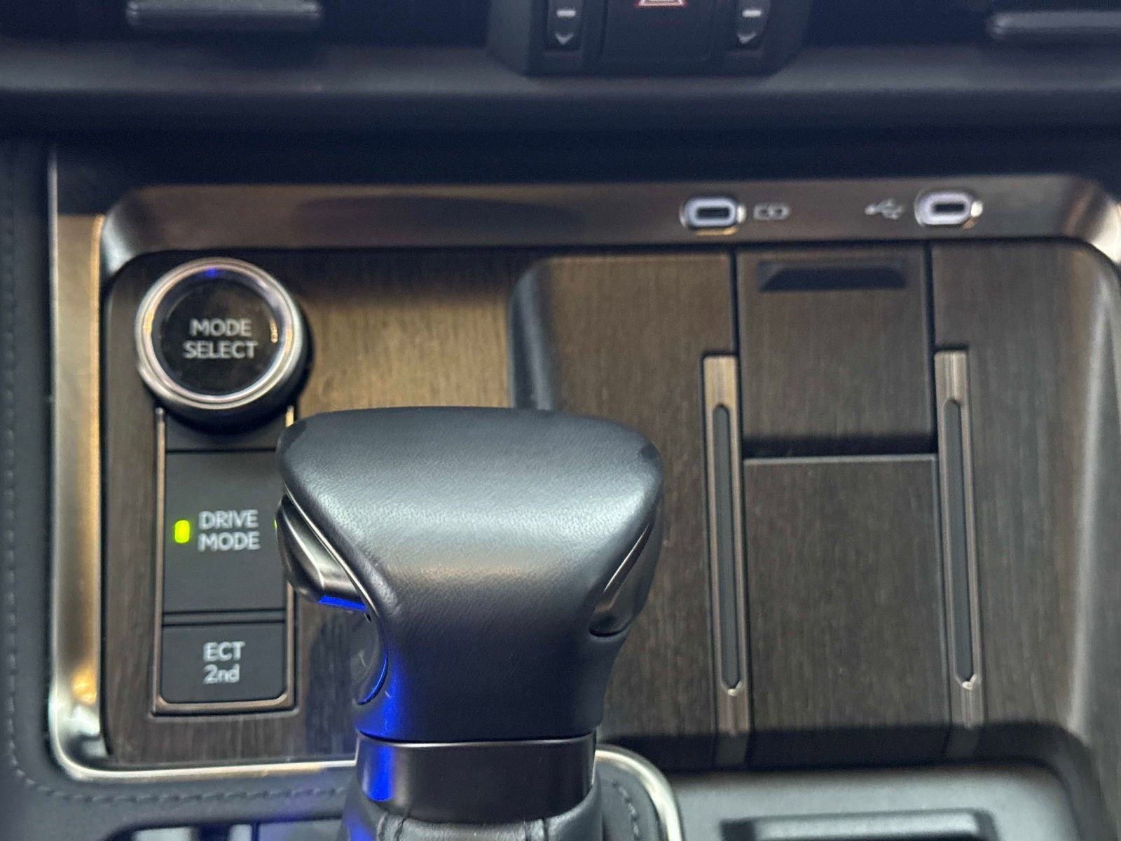 Used 2024 Lexus GX 550 image 23