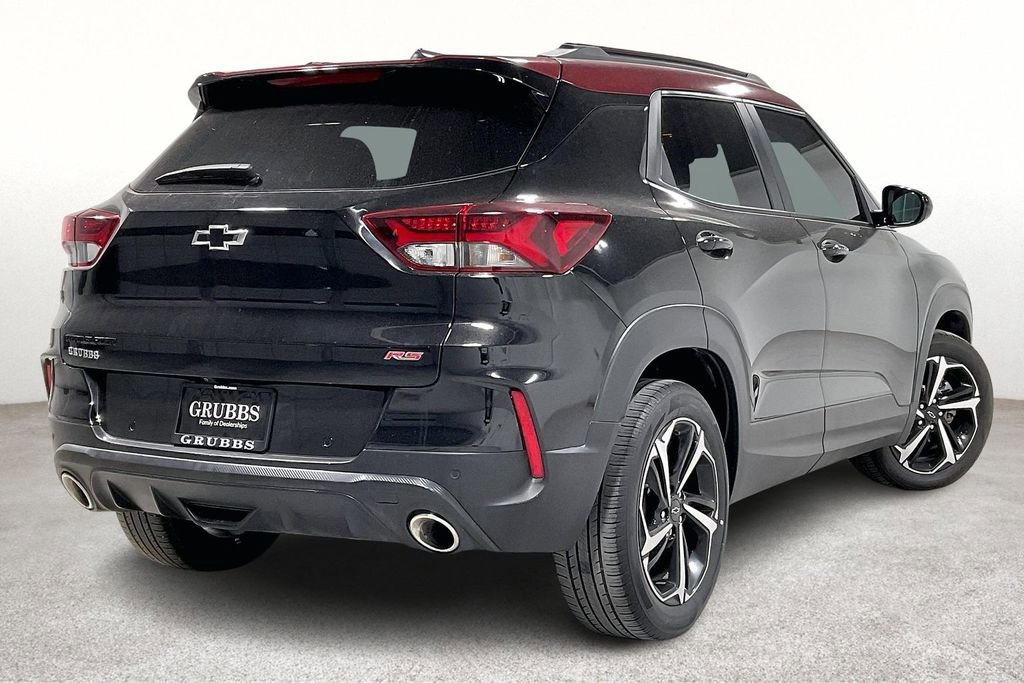 Used 2023 Chevrolet TrailBlazer RS w/ Sun and Liftgate Package image 2