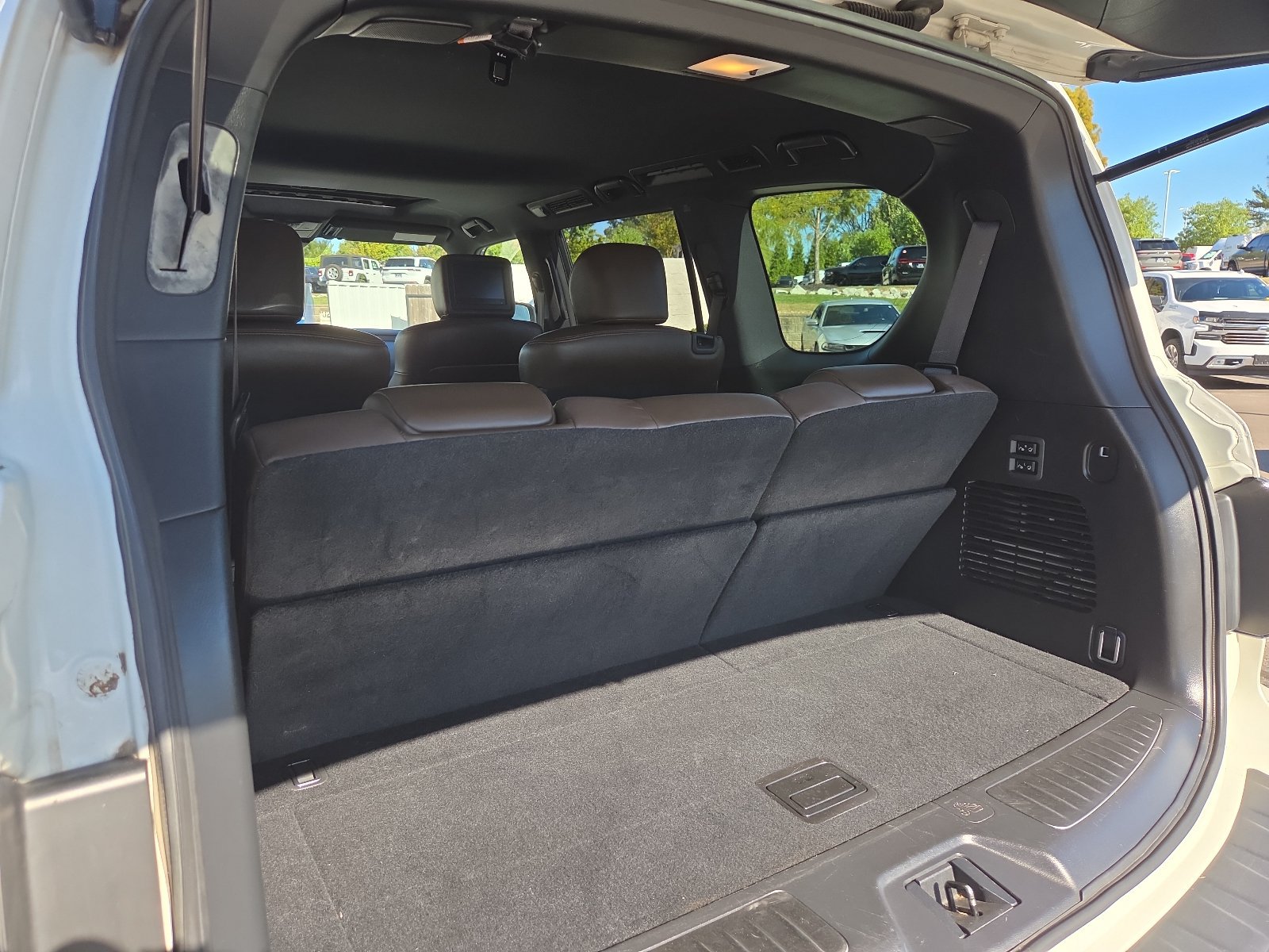 Used 2018 Nissan Armada Platinum w/ Captain Seat Package RWD image 18