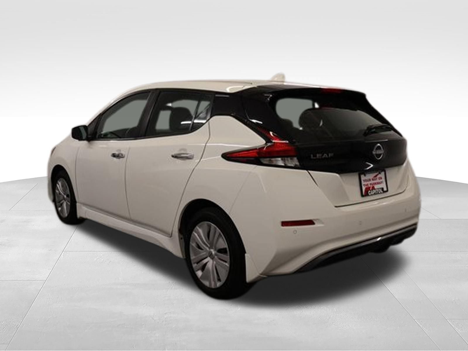 Used 2025 Nissan Leaf S FWD image 4