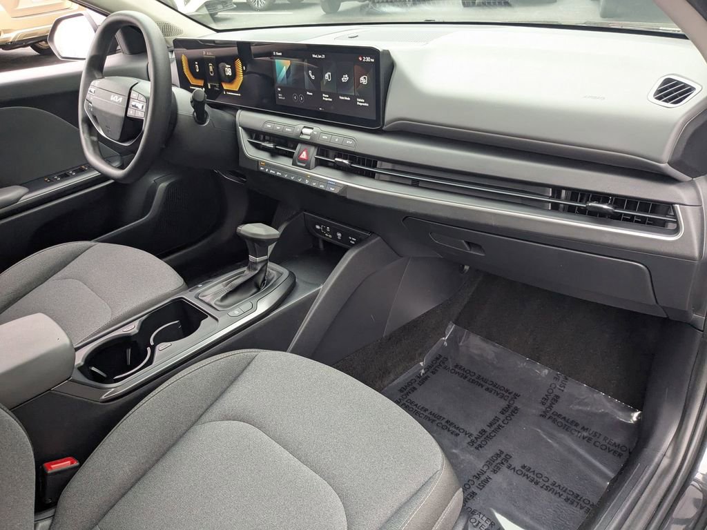 Used 2025 Kia K4 LXS image 30