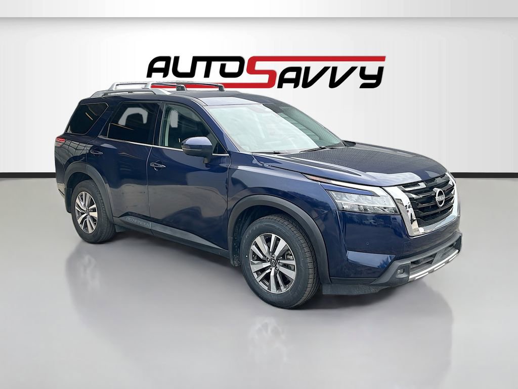 Used 2022 Nissan Pathfinder SL FWD image 1