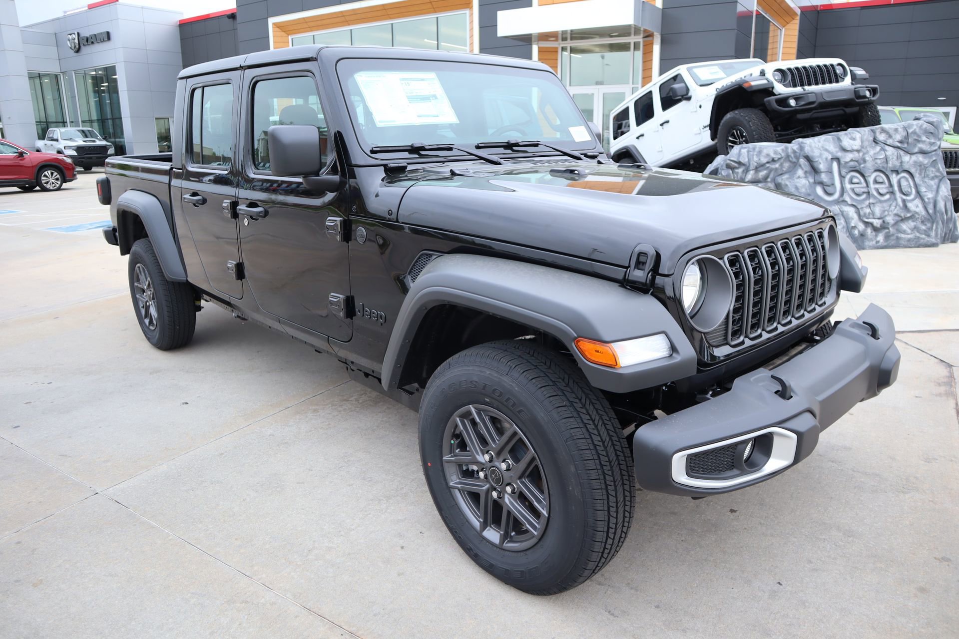 New 2026 Jeep Gladiator Sport AWD/4WD image 1