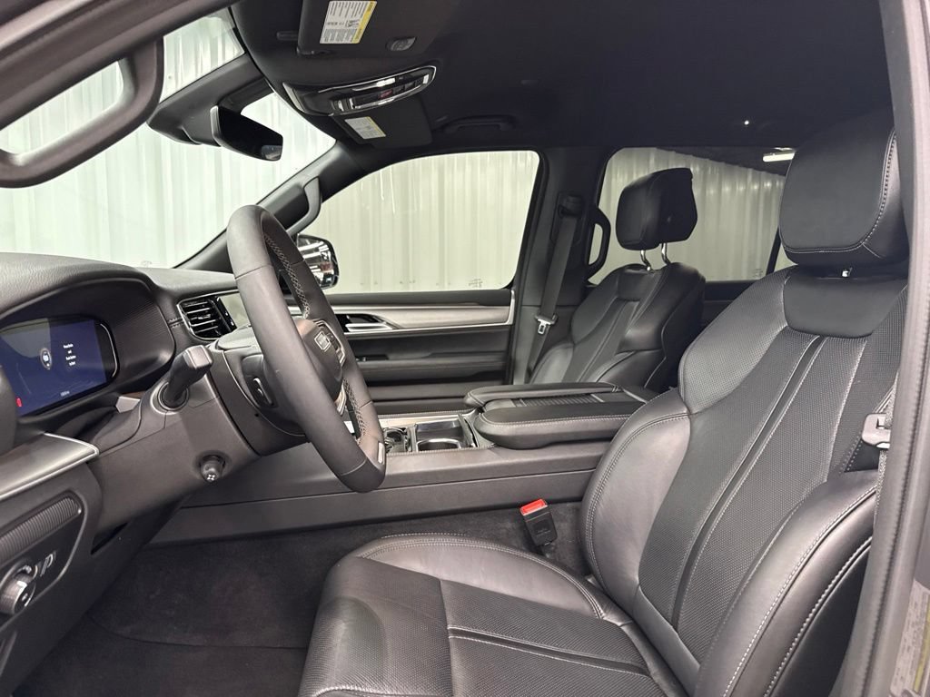 Used 2025 Jeep Wagoneer Series II AWD/4WD image 17