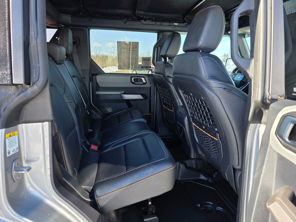 Used 2023 Ford Bronco Badlands w/ Sasquatch Package AWD/4WD image 31