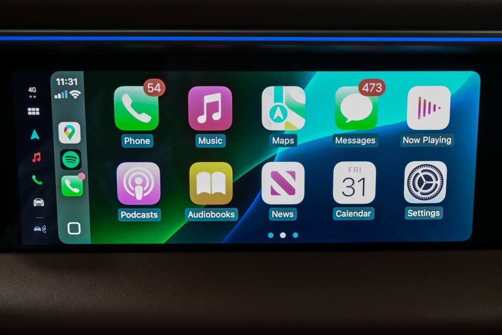 New 2025 Porsche Macan Turbo Electric image 16