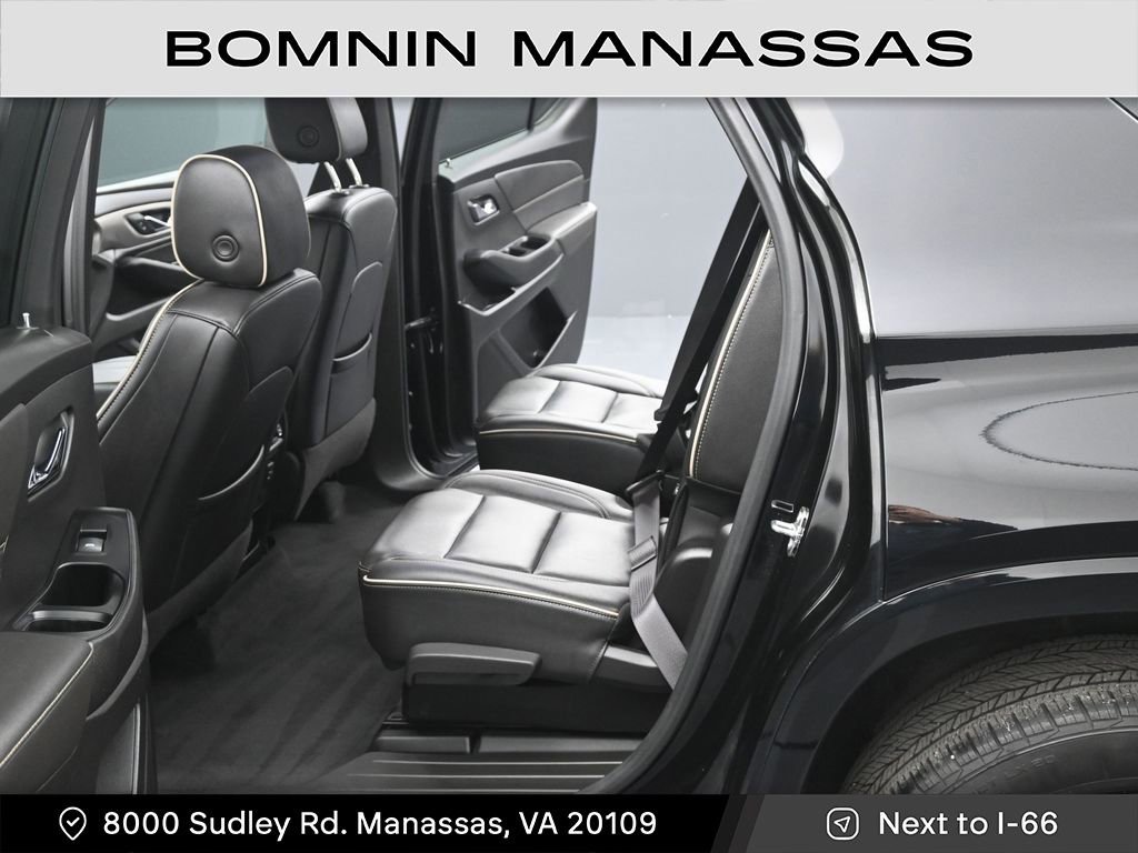 Used 2023 Chevrolet Traverse Premier w/ Redline Edition image 11