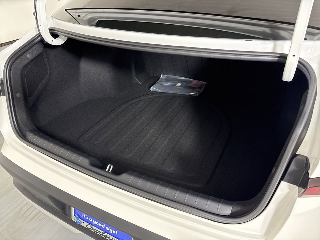 New 2026 Kia K4 FWD image 16