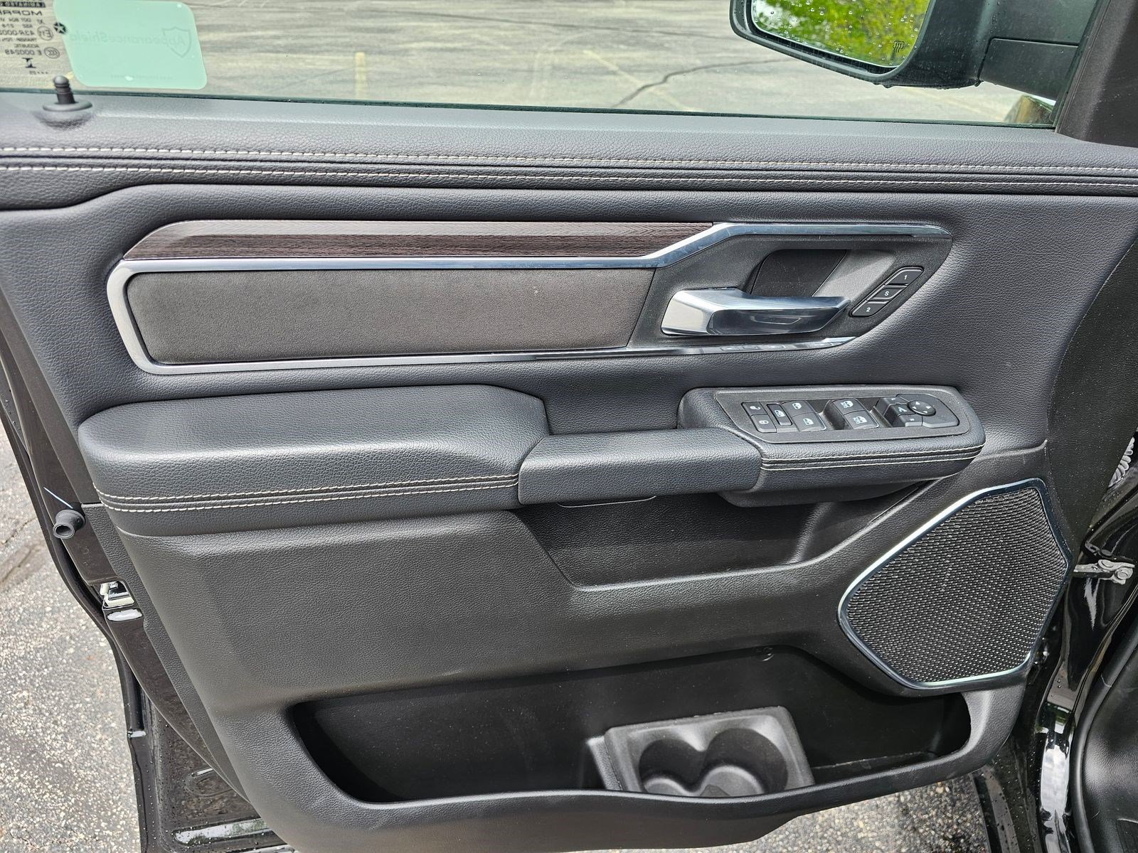 Used 2025 RAM 1500 Laramie w/ Sport Appearance Package AWD/4WD image 18