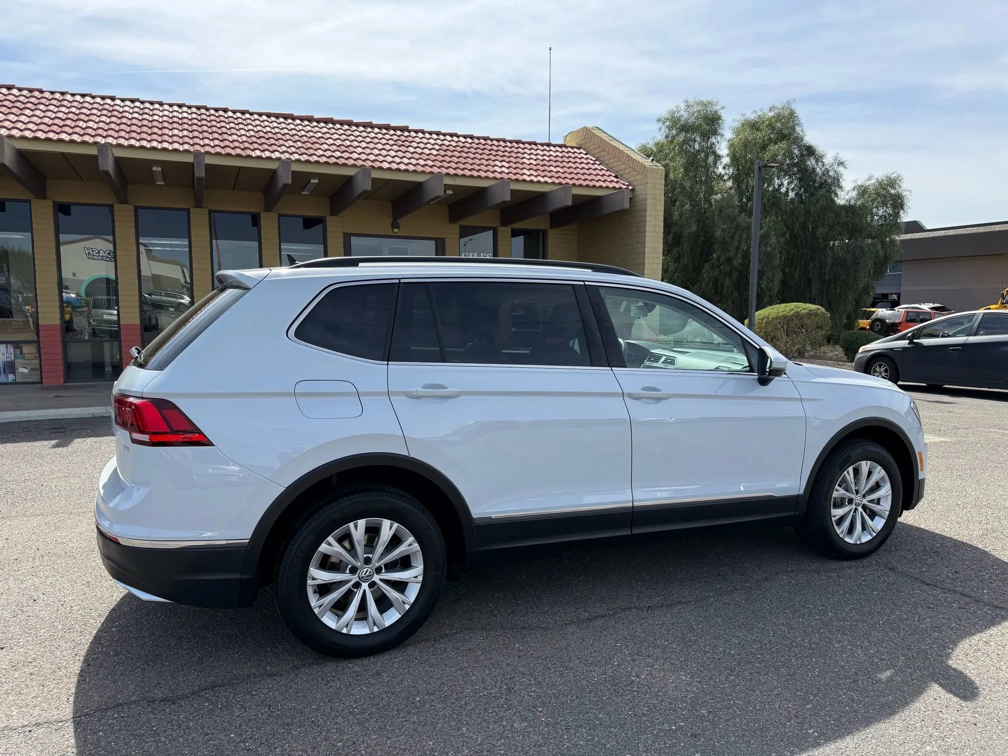 Used 2018 Volkswagen Tiguan SE FWD image 11