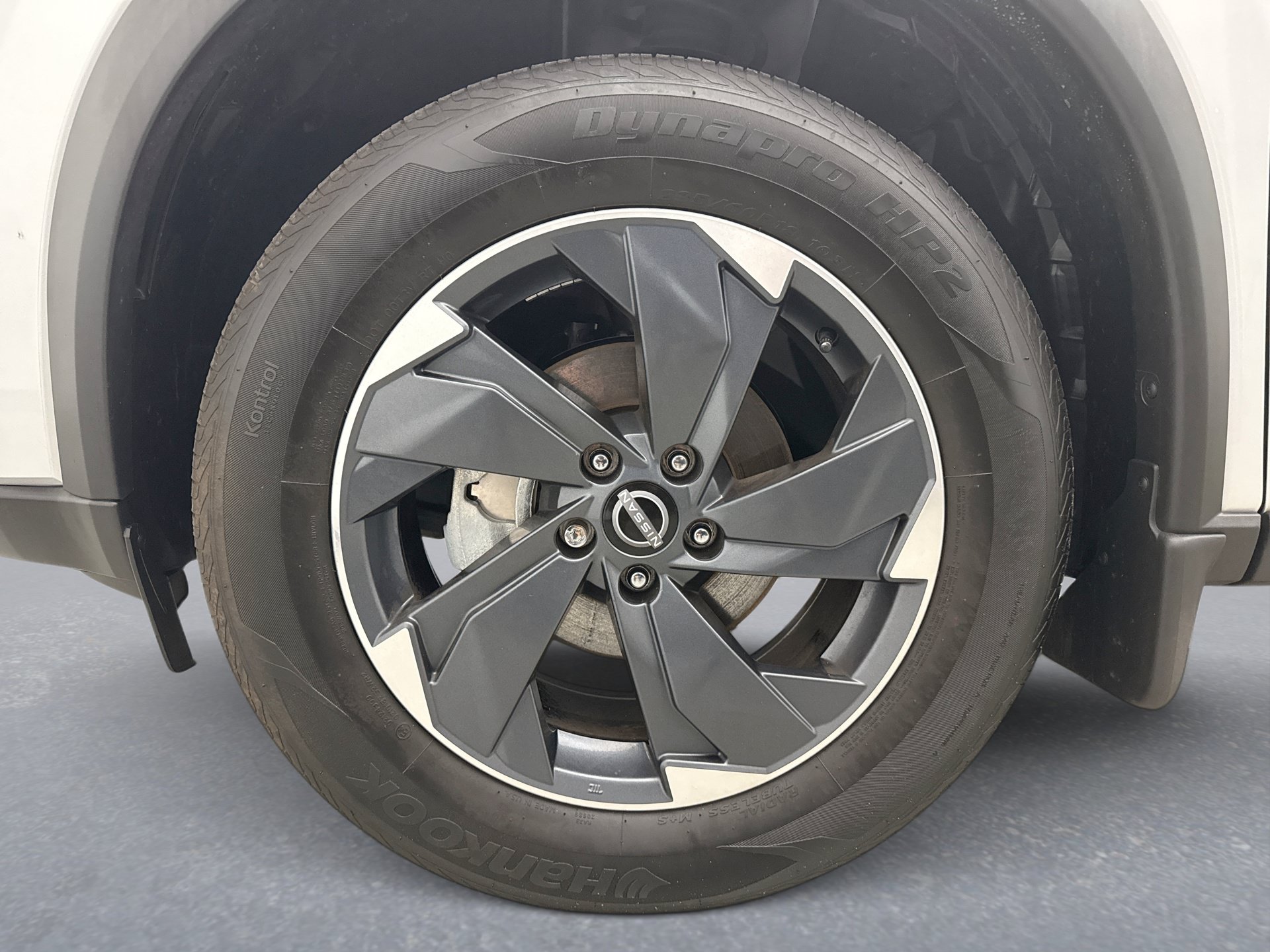 Used 2024 Nissan Rogue SV AWD/4WD image 23