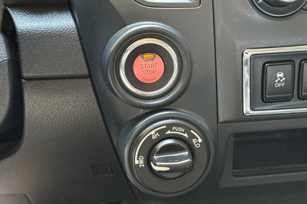 Used 2022 Nissan Titan SV AWD/4WD image 24