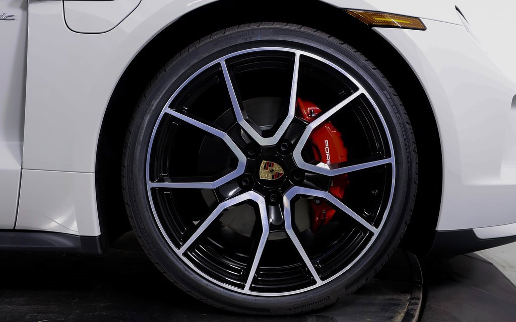 New 2025 Porsche Taycan 4S image 20