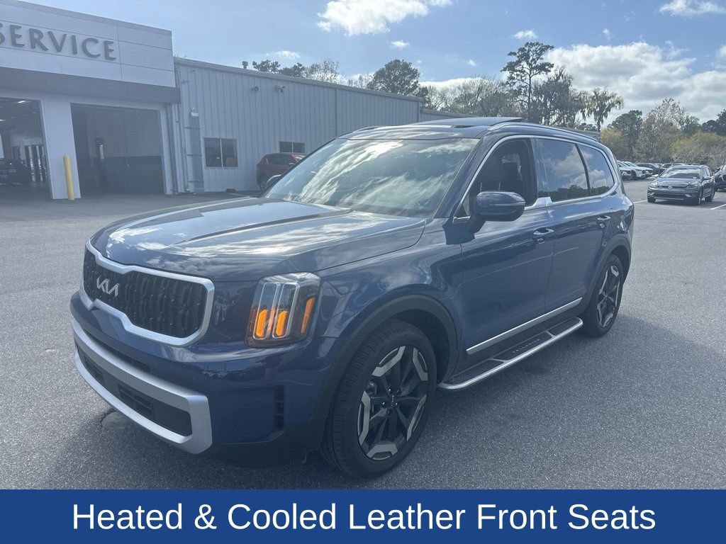 Used 2024 Kia Telluride EX w/ EX Captain's Chair Package image 2