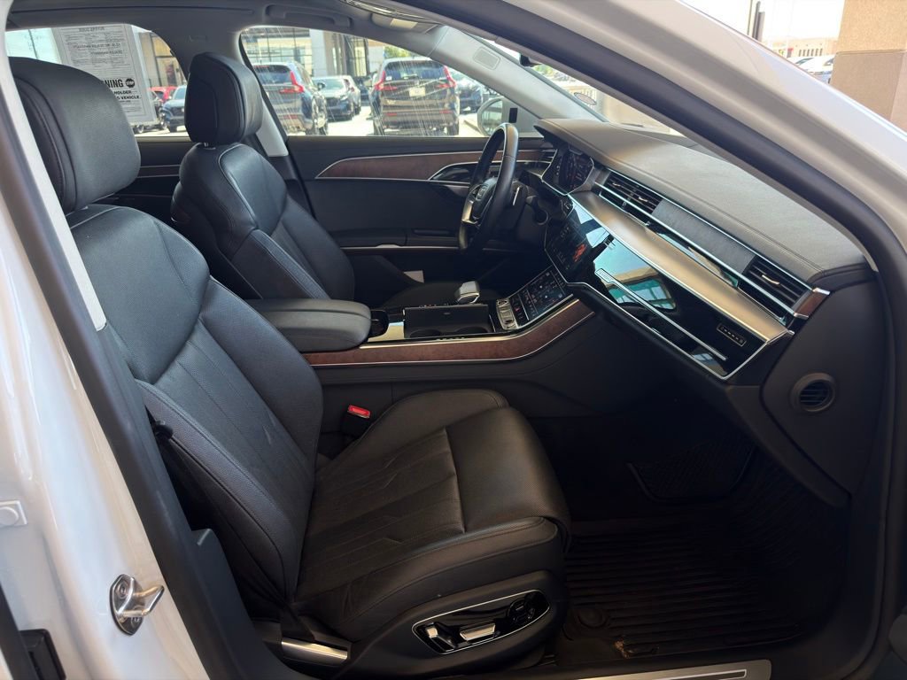 Used 2023 Audi A8 L 3.0T AWD/4WD image 25