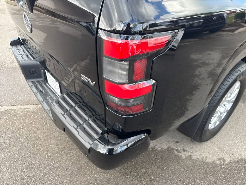 Used 2024 Nissan Frontier SV w/ SV Convenience Package image 40