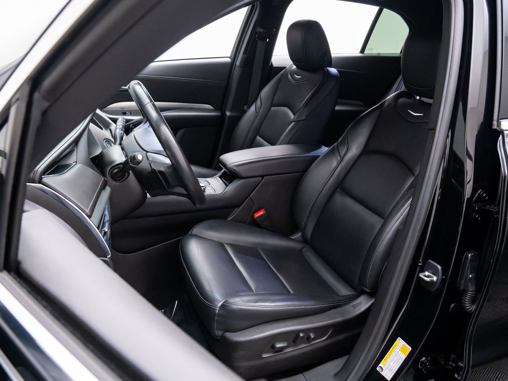 Certified 2023 Cadillac XT4 Premium Luxury image 17