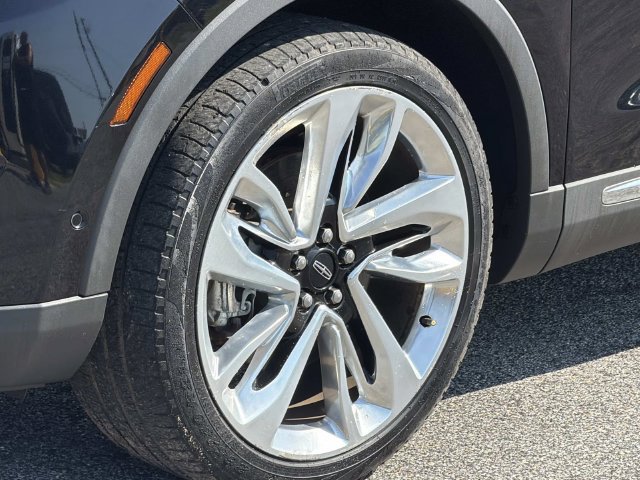 Used 2016 Lincoln MKX Reserve w/ Luxury Package FWD image 13