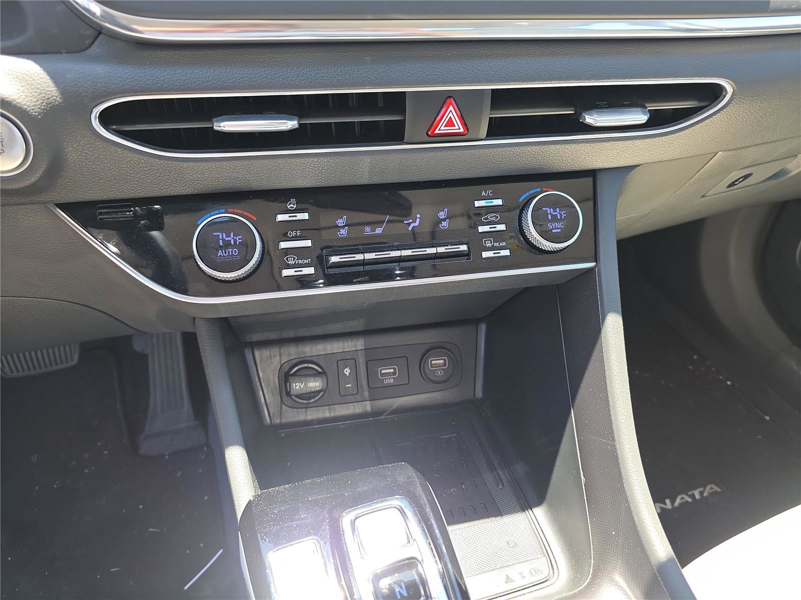 Certified 2022 Hyundai Sonata Limited w/ Preferred Accessory Package FWD image 17