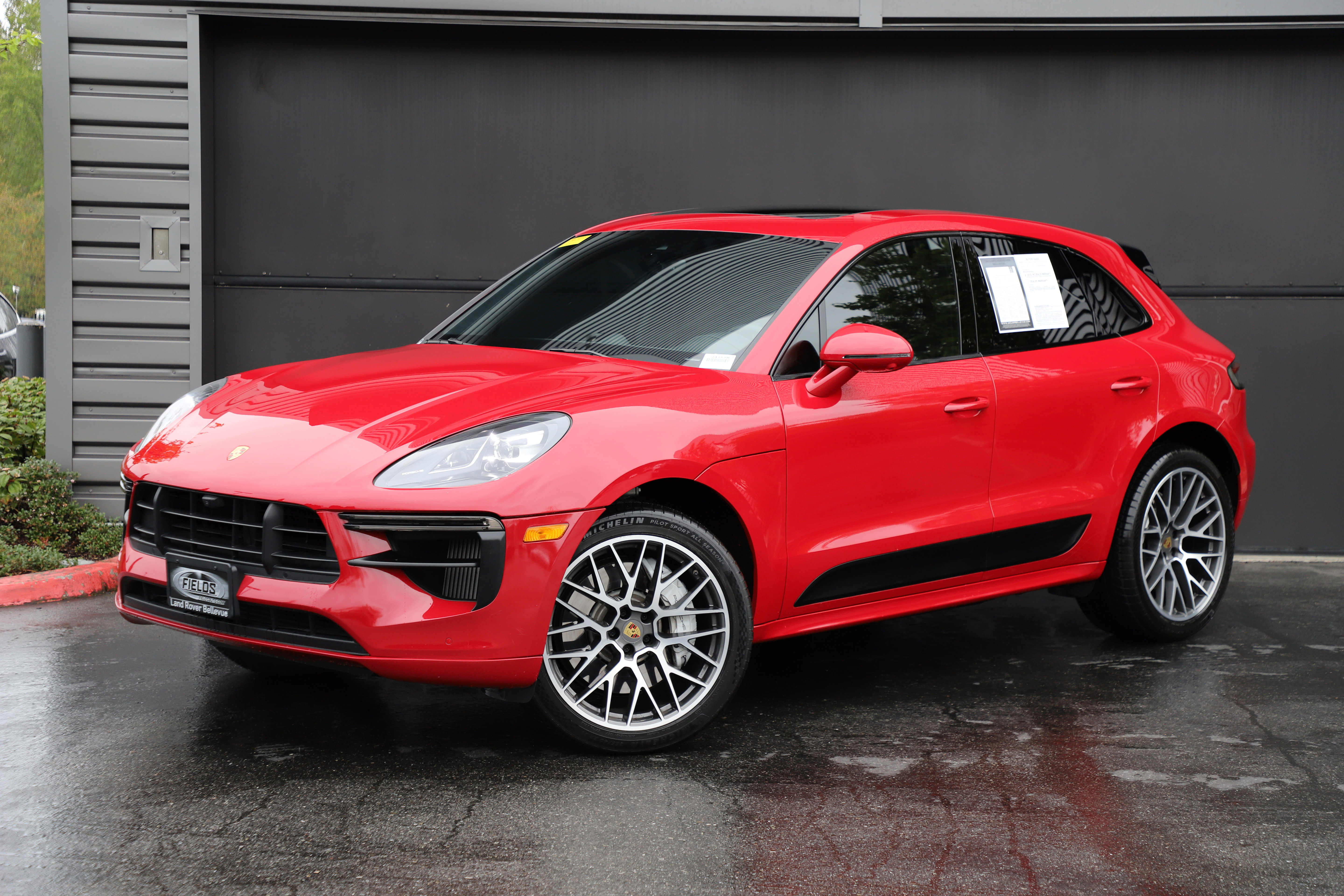 Used 2020 Porsche Macan Turbo image 1