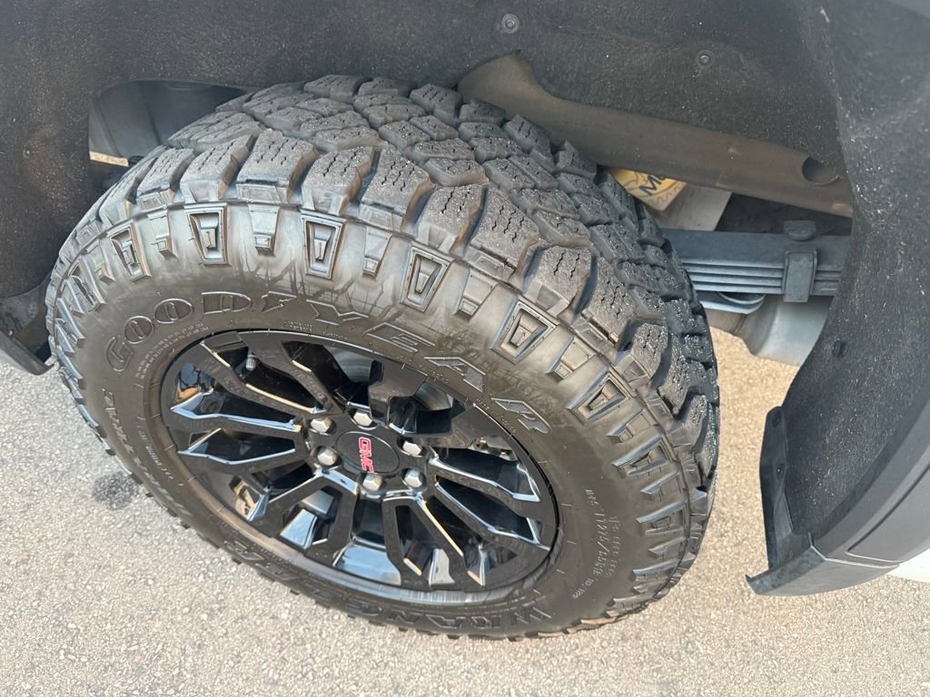 Used 2022 GMC Sierra 1500 AT4X image 14