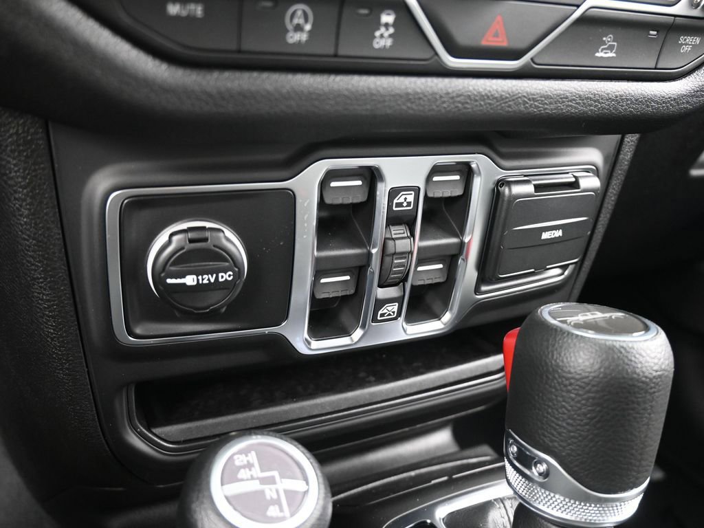 New 2026 Jeep Gladiator Sport AWD/4WD image 18