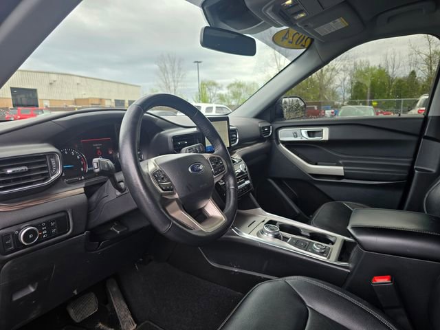 Used 2024 Ford Explorer Limited AWD/4WD image 11