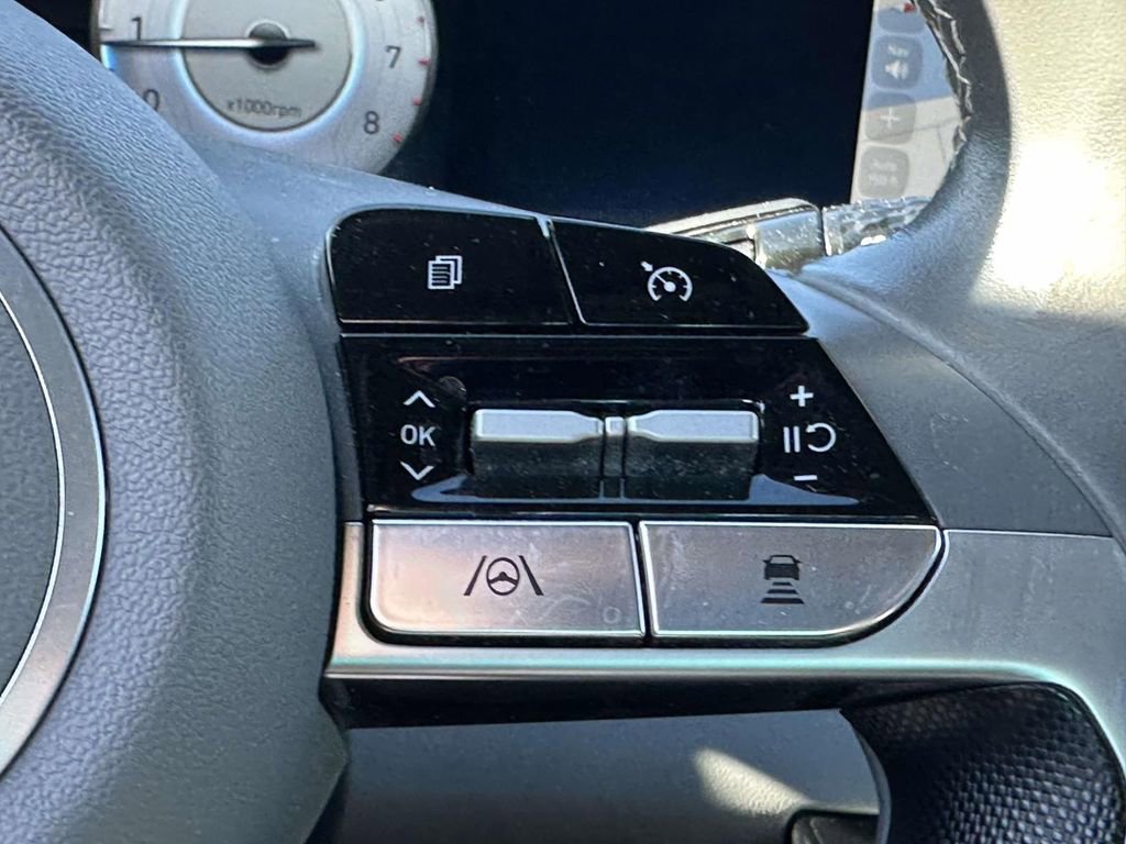 Used 2023 Hyundai Elantra SEL w/ Convenience Package image 28