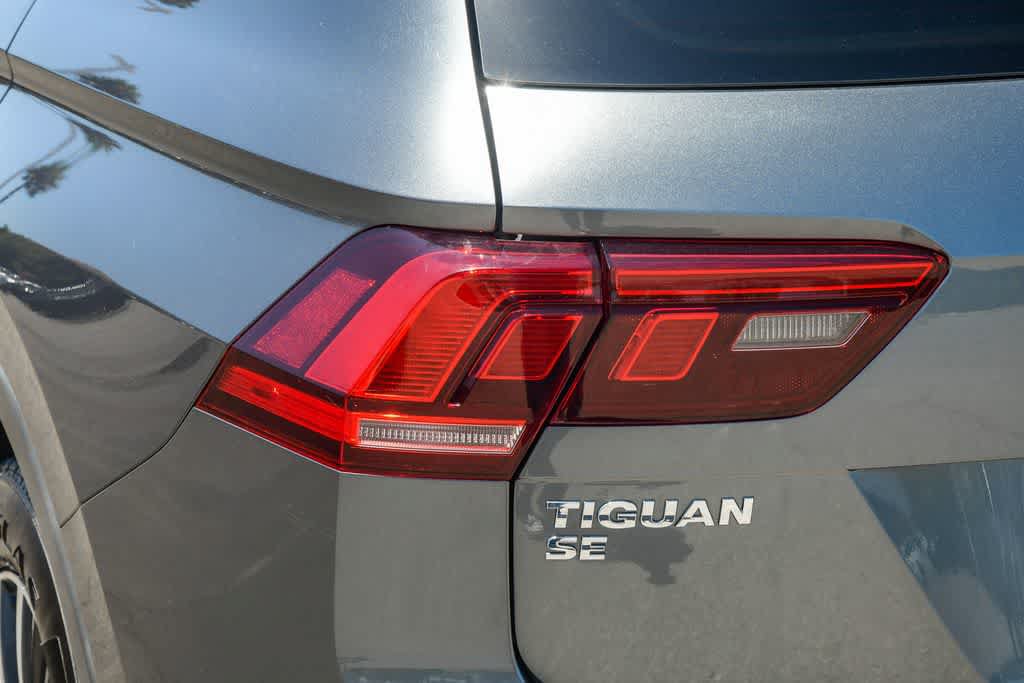 Used 2020 Volkswagen Tiguan SE w/ Panoramic Sunroof Package FWD image 6