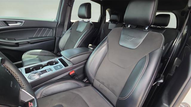 Used 2023 Ford Edge ST image 27