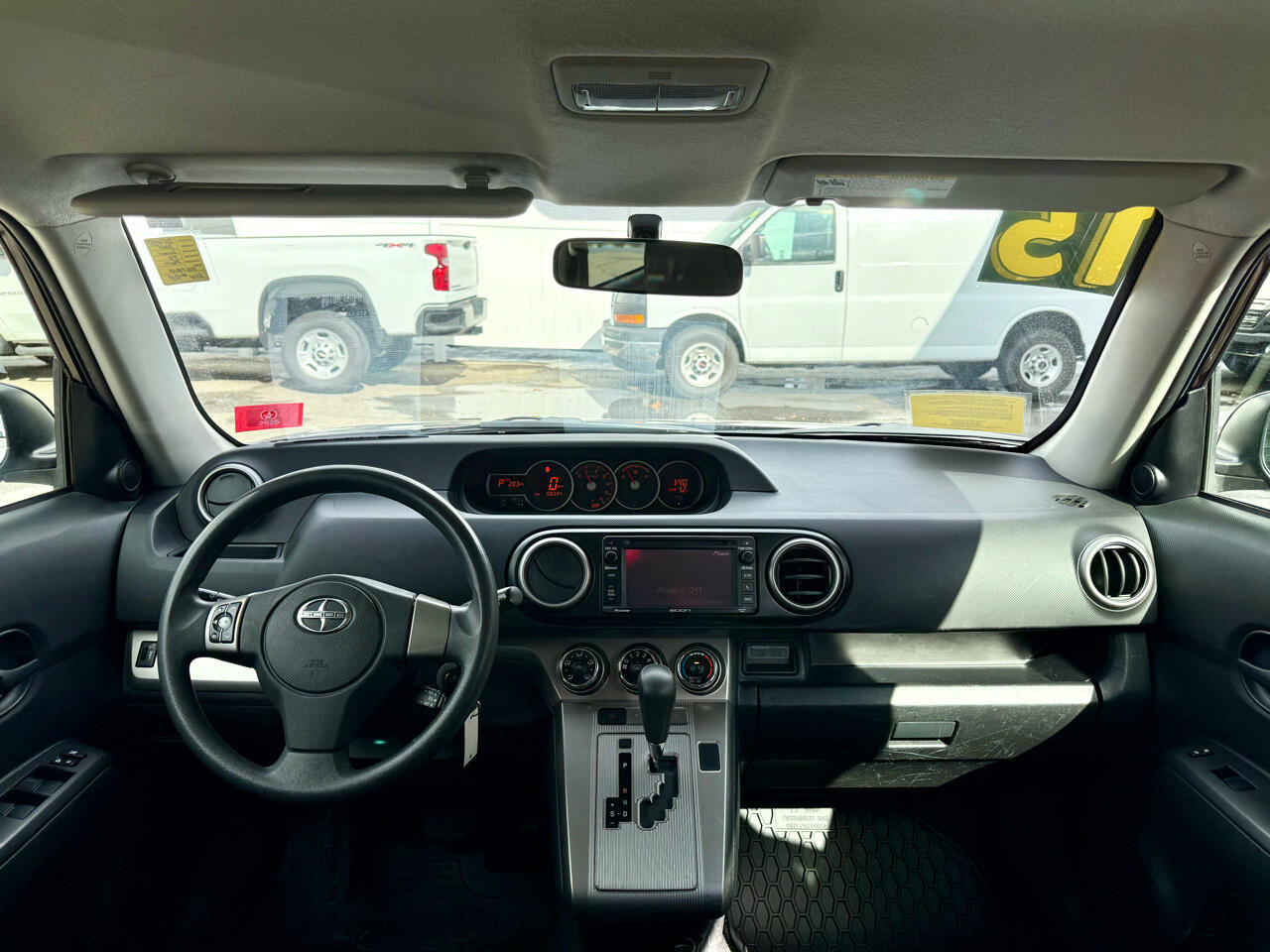 Used 2015 Scion xB 5-Door Wagon 4-Spd AT image 27