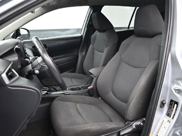 Used 2024 Toyota Corolla Cross LE FWD image 6