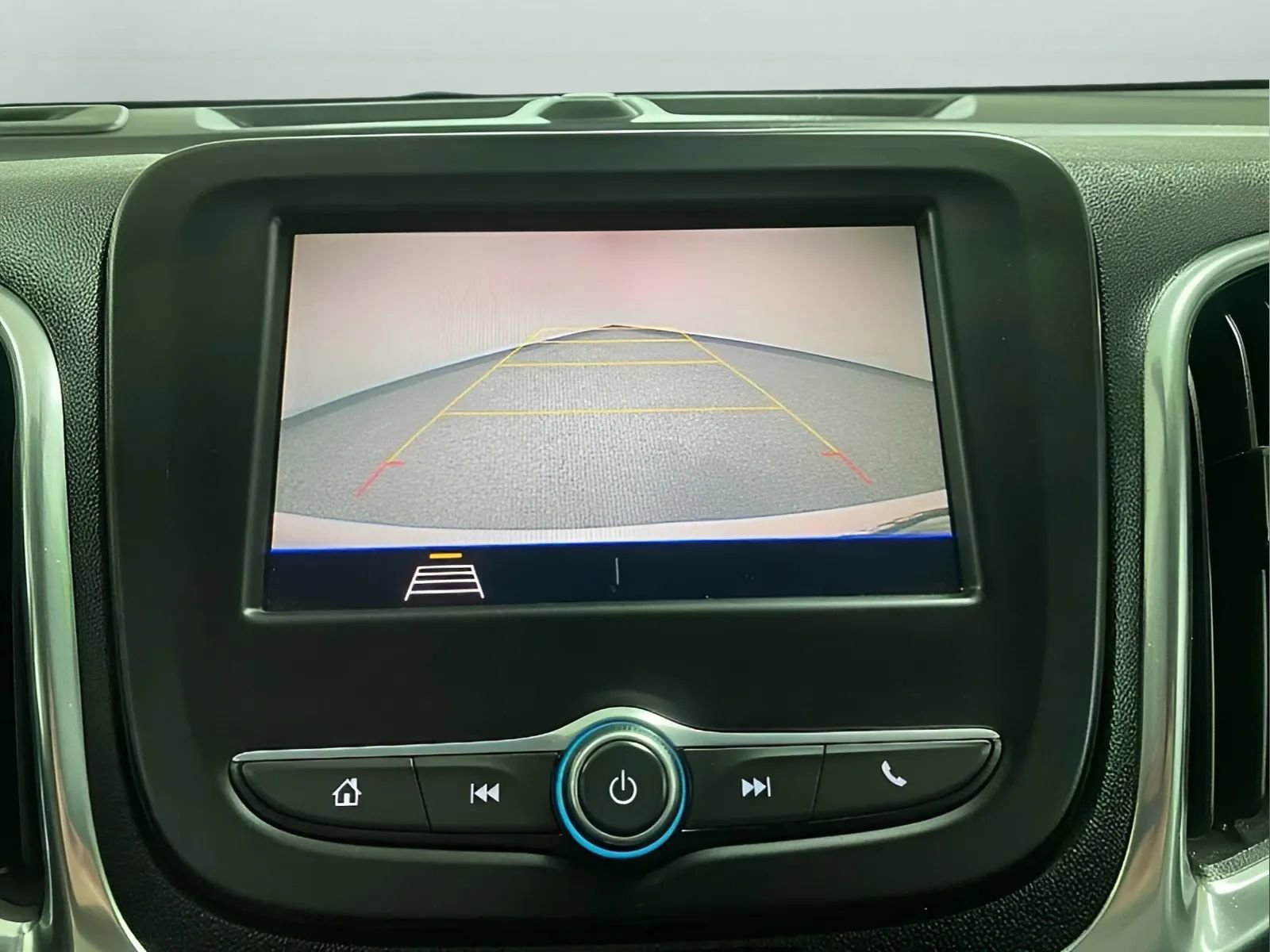 Used 2021 Chevrolet Equinox LT FWD image 19