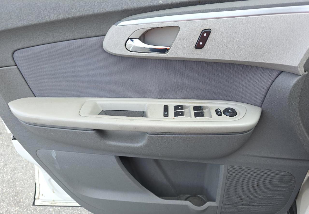 Used 2012 Chevrolet Traverse LS FWD image 11