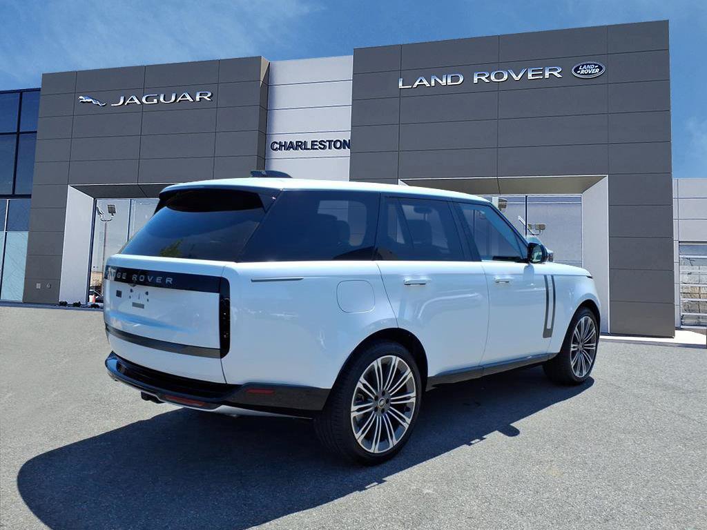 Certified 2025 Land Rover Range Rover SE AWD/4WD image 5
